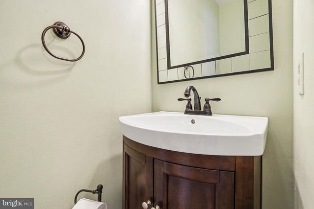 4119 NANTUCKET DR, Mechanicsburg, PA 17050