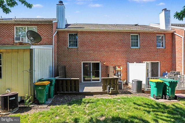 4119 NANTUCKET DR, Mechanicsburg, PA 17050