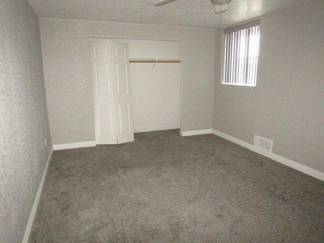 5560 Clarene Dr, Bethel Park, PA 15102