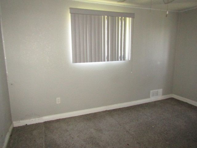 5560 Clarene Dr, Bethel Park, PA 15102