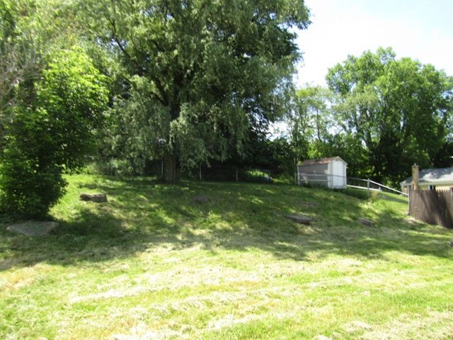 5560 Clarene Dr, Bethel Park, PA 15102