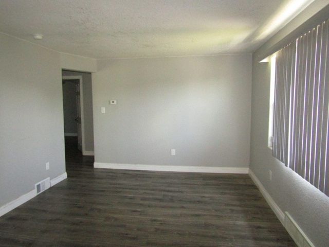 5560 Clarene Dr, Bethel Park, PA 15102