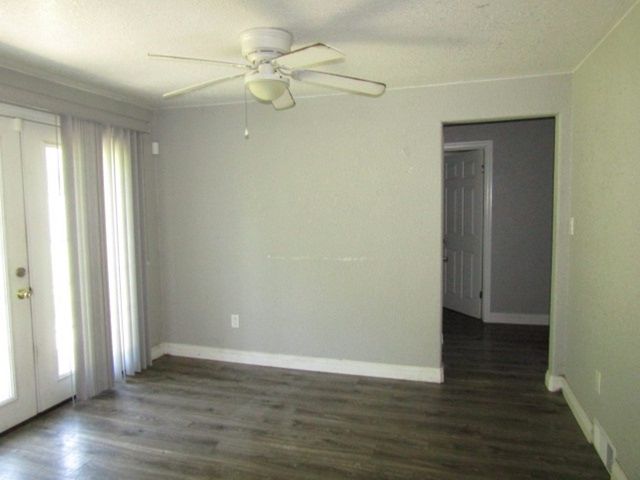 5560 Clarene Dr, Bethel Park, PA 15102