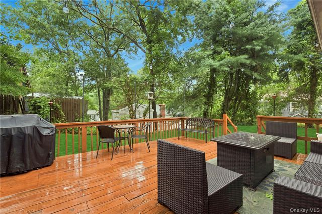 15 Seaside Avenue, Sound Beach, NY 11789