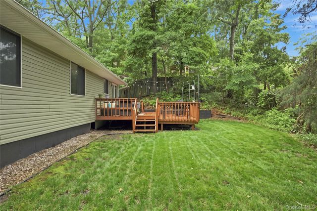 15 Seaside Avenue, Sound Beach, NY 11789