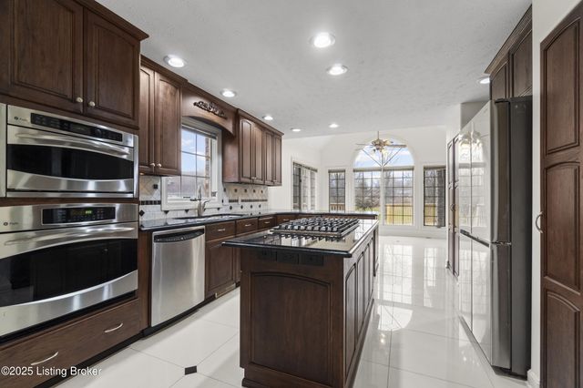 10308 Colonel Hancock Dr, Louisville, KY 40291