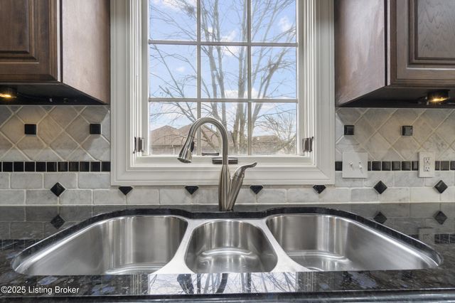 10308 Colonel Hancock Dr, Louisville, KY 40291