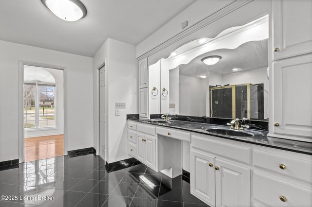 10308 Colonel Hancock Dr, Louisville, KY 40291