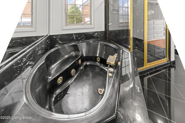 10308 Colonel Hancock Dr, Louisville, KY 40291