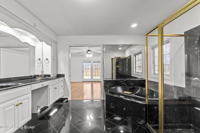 10308 Colonel Hancock Dr, Louisville, KY 40291