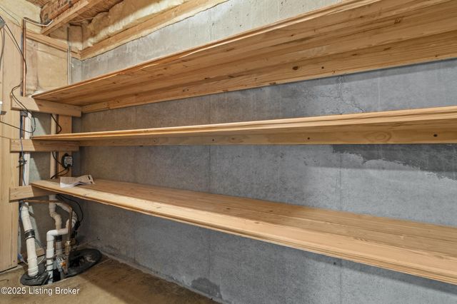 10308 Colonel Hancock Dr, Louisville, KY 40291