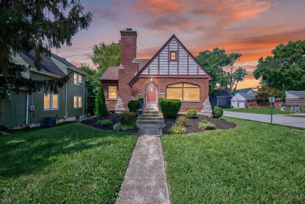 6747 Plainfield Road, Silverton, OH 45236