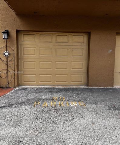 8404 N Missionwood Cir, Miramar, FL 33025