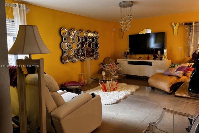 8404 N Missionwood Cir, Miramar, FL 33025