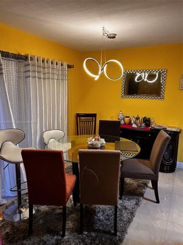 8404 N Missionwood Cir, Miramar, FL 33025