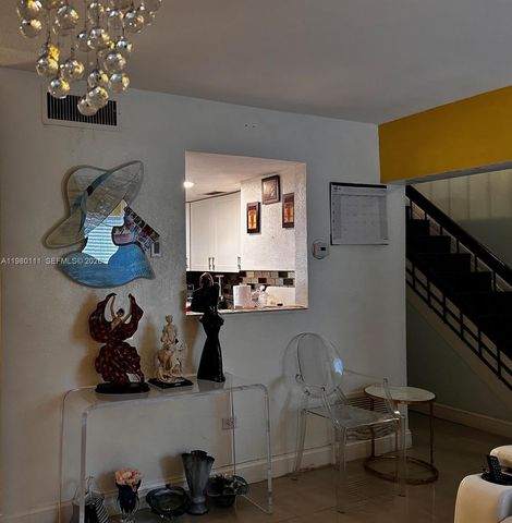 8404 N Missionwood Cir, Miramar, FL 33025