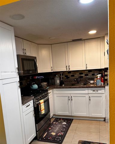 8404 N Missionwood Cir, Miramar, FL 33025