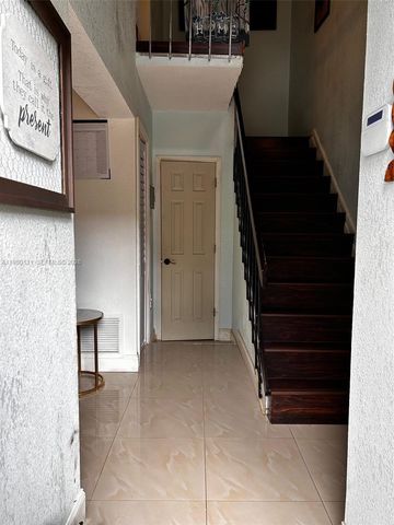 8404 N Missionwood Cir, Miramar, FL 33025