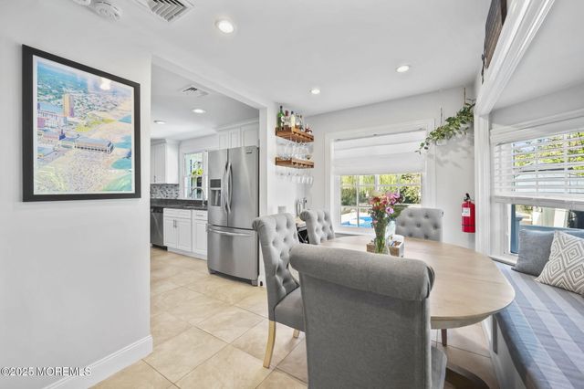 28 W Park Avenue, Belford, NJ 07718