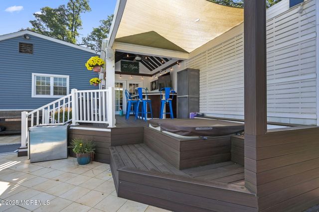 28 W Park Avenue, Belford, NJ 07718