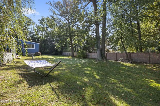 28 W Park Avenue, Belford, NJ 07718