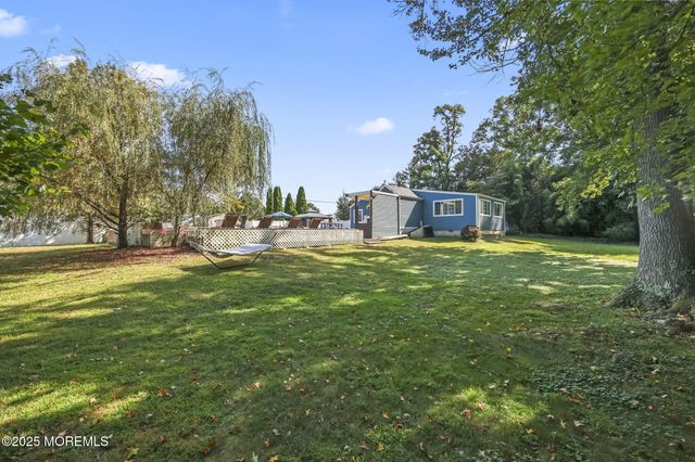 28 W Park Avenue, Belford, NJ 07718