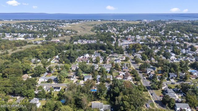 28 W Park Avenue, Belford, NJ 07718