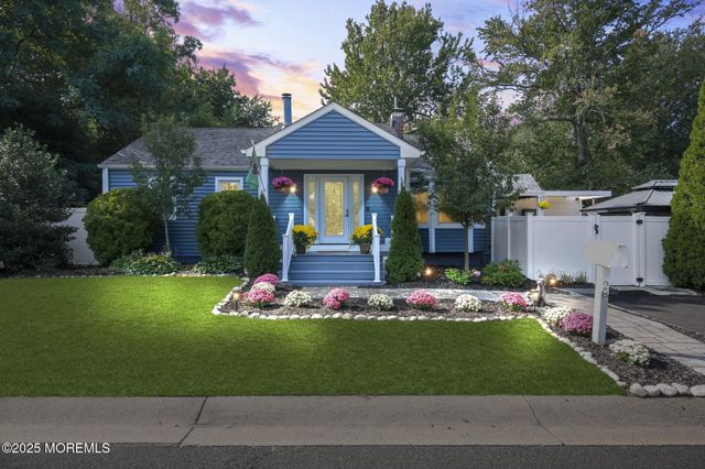 28 W Park Avenue, Belford, NJ 07718