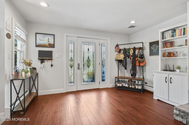 28 W Park Avenue, Belford, NJ 07718