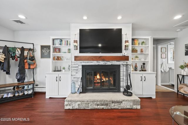 28 W Park Avenue, Belford, NJ 07718