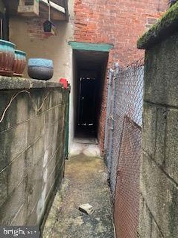 1013 E PASSYUNK AVE, Philadelphia, PA 19147