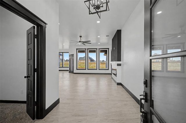 2440 Canyon Circle, Blanchard, OK 73010