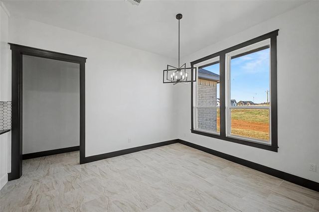 2440 Canyon Circle, Blanchard, OK 73010