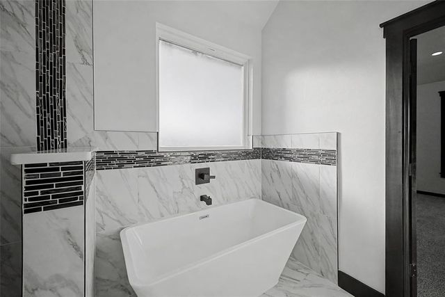 2440 Canyon Circle, Blanchard, OK 73010