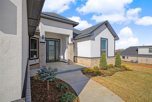 2440 Canyon Circle, Blanchard, OK 73010