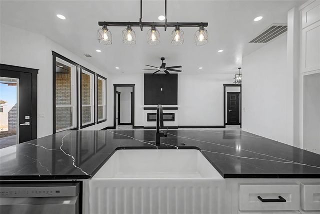 2440 Canyon Circle, Blanchard, OK 73010