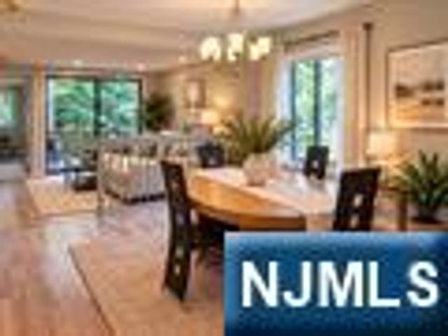 615 Sanderling Court 615, Secaucus, NJ 07094