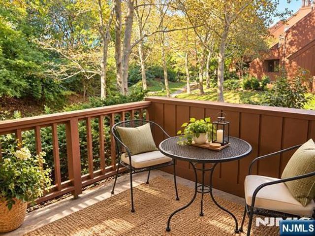 615 Sanderling Court 615, Secaucus, NJ 07094