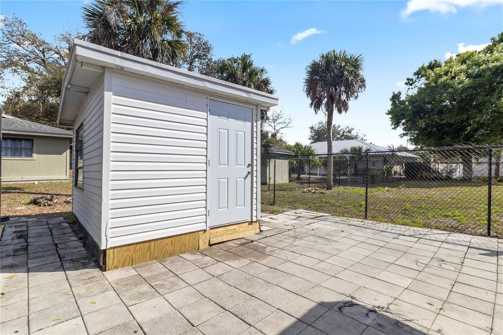 Image 37 of property listing at 4800 S SALFORD BOULEVARD, North Port, FL 34287