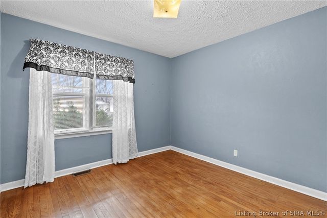 38 Louise Street, Jeffersonville, IN 47130