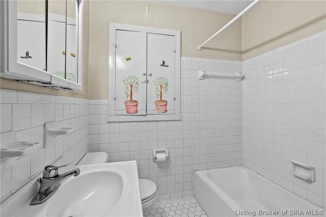 38 Louise Street, Jeffersonville, IN 47130