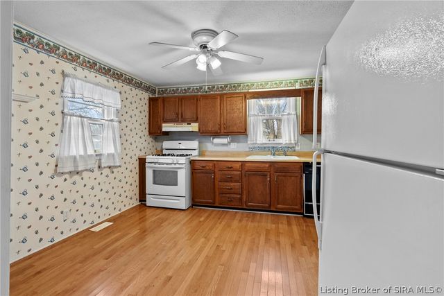 38 Louise Street, Jeffersonville, IN 47130