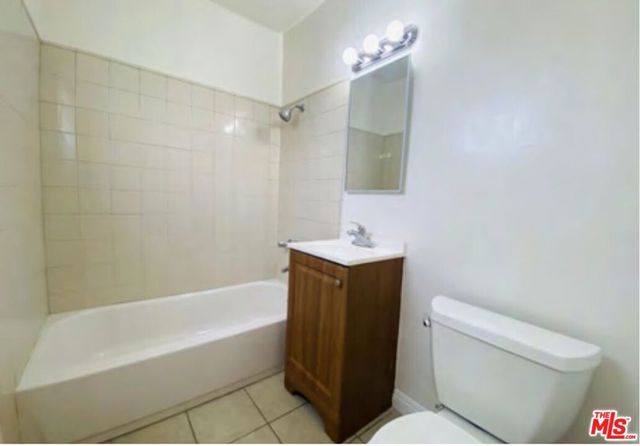 2211 S Genesee Avenue, Los Angeles, CA 90016