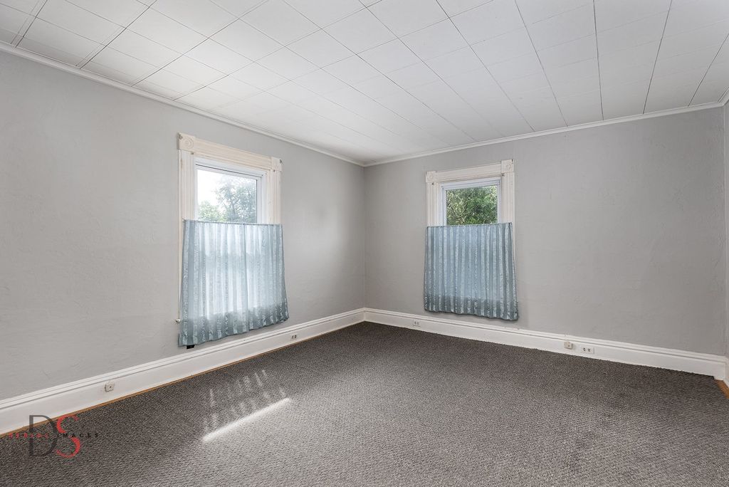 Image 18 of property listing at 520/522 E Main Street, Ottawa, IL 61350