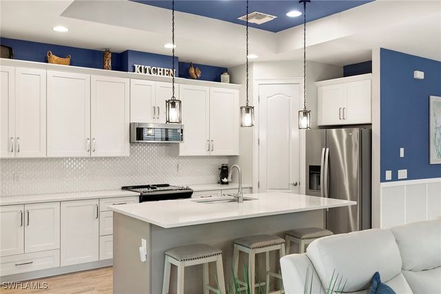 14796 Windward LN, Naples, FL 34114