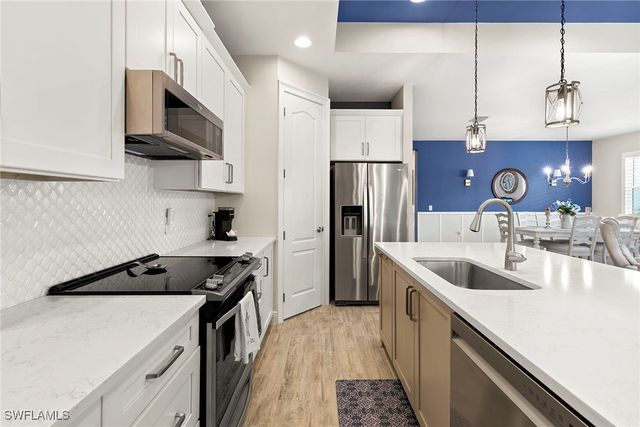 14796 Windward LN, Naples, FL 34114