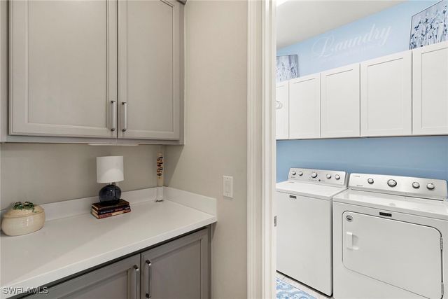 14796 Windward LN, Naples, FL 34114