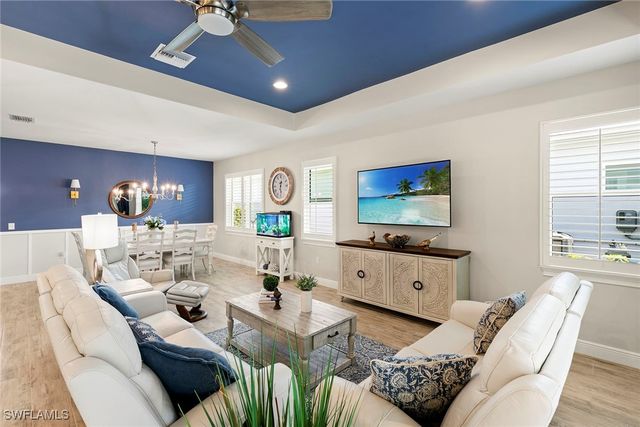 14796 Windward LN, Naples, FL 34114