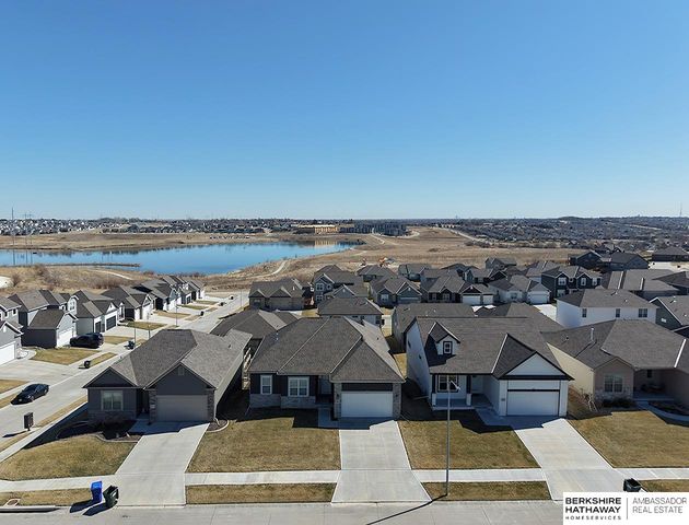 5613 N 179th Street, Omaha, NE 68116