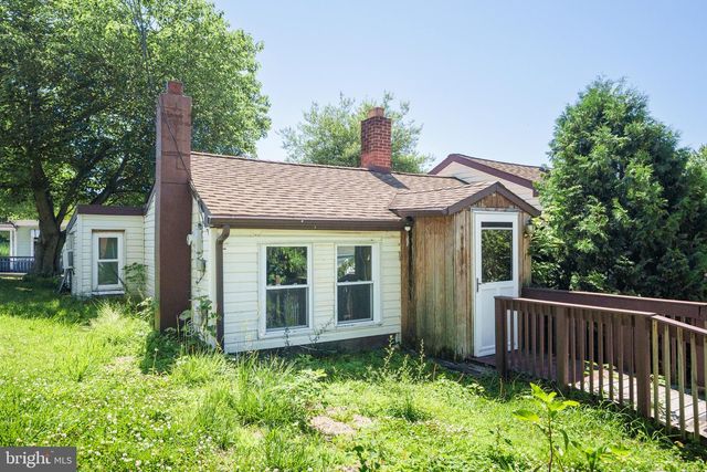 12 LINWOOD ST, Earleville, MD 21919